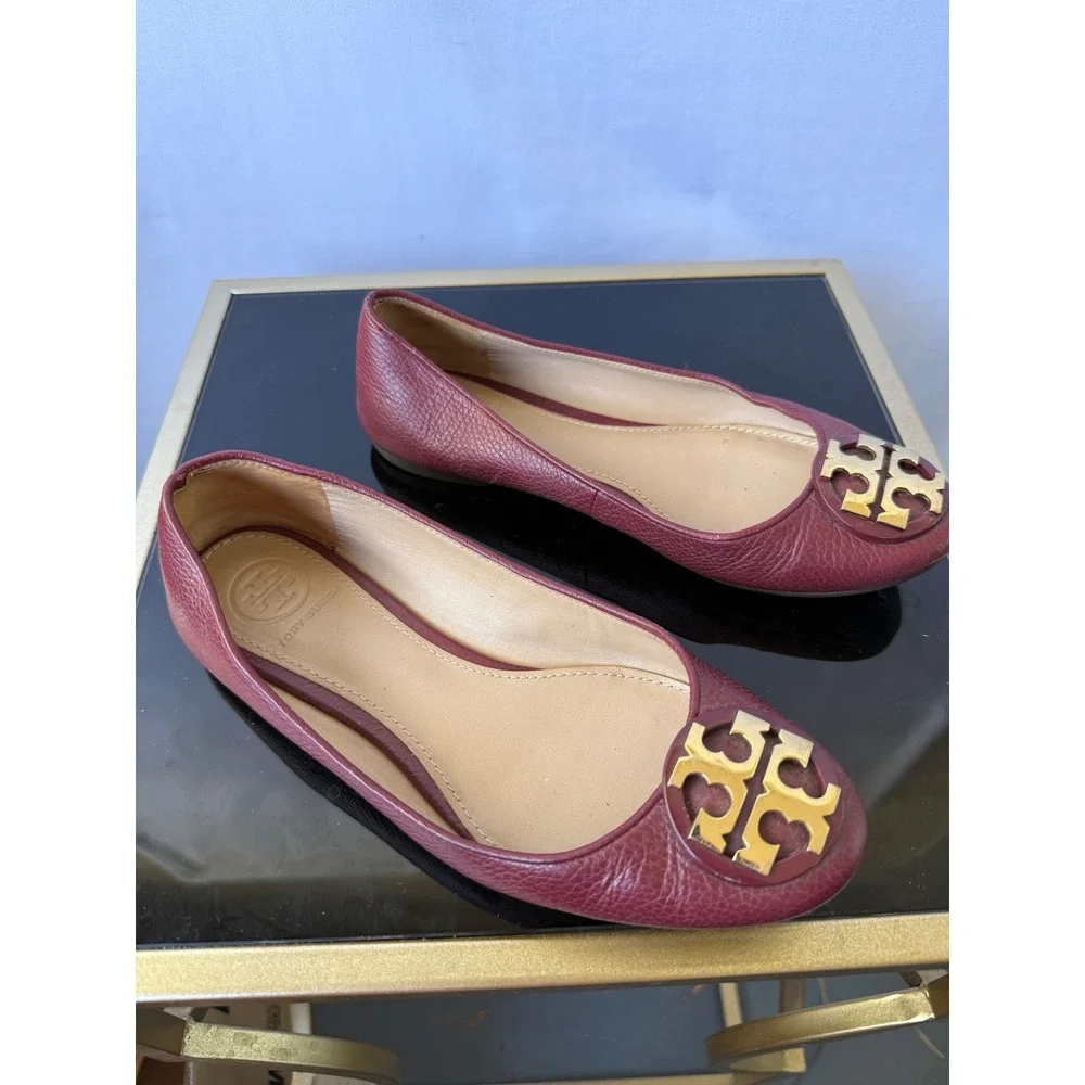 Tory‎ Burch Reva Burgundy Pebbled Leather Gold Logo Ballet Flats Size 5